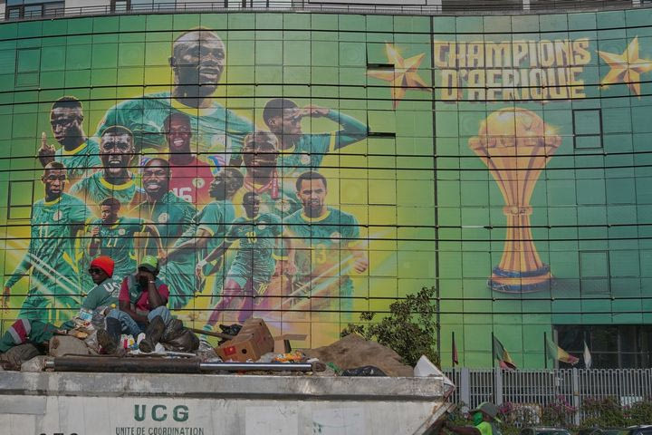 Εθνική Σενεγάλης: Παρουσιάζει το τρόπαιο του Copa Africa σε φιλικό στο Παρίσι, παρά την αφαίρεση του τίτλου της