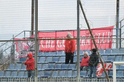 Mε έξι ηρωικούς οπαδούς στο πλευρό του ο Πανσερραϊκός στην Τρίπολη