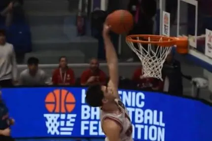 Το κάρφωμα του 16χρονου γιου του Βασίλη Σπανούλη στον ημιτελικό του Gen A Stars U16