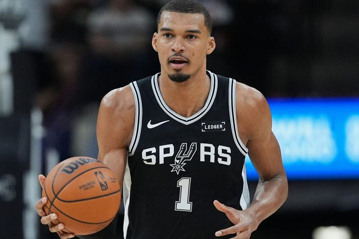 Γουεμπανιαμά: “Δεν ισχύει ότι στο NBA δεν παίζουν άμυνα”