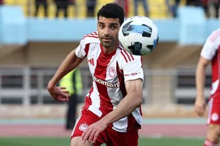 Ο Ταρέμι αποθεώθηκε από τους συμπαίκτες του για την κίνησή του να αφήσει την μπάλα στον Μουζακίτη