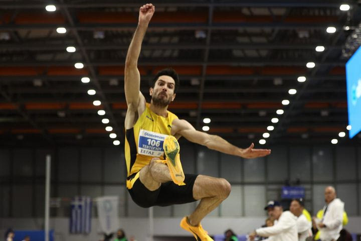 Με άλμα στα 8.22μ ο Τεντόγλου πήρε την πρώτη θέση στο Stoiximan Πανελλήνιο Πρωτάθλημα Κλειστού Στίβου