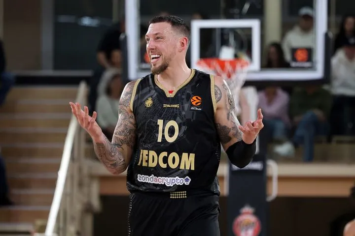 Η Αρμάνι Μιλάνο σχεδιάζει την επόμενη μέρα με στόχο τον Τάις και "κλειδιά" τους Μπρουκς και ΛεΝτέι