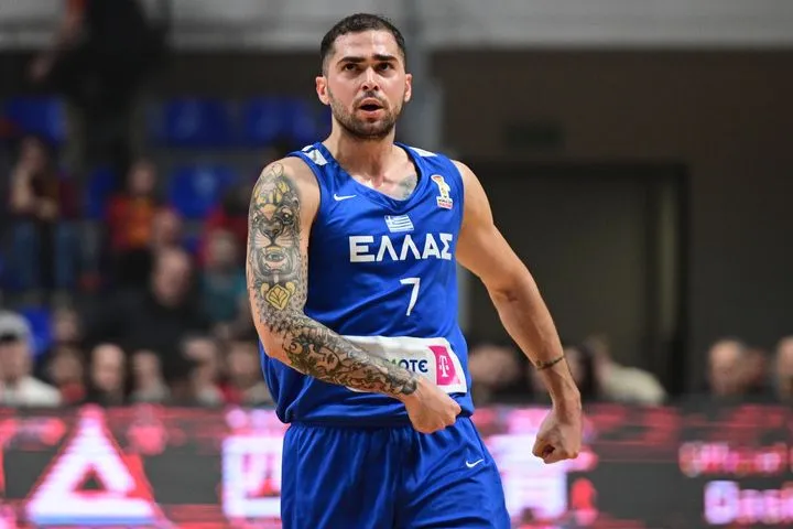 Ο ασταμάτητος Βασίλης Τολιόπουλος έκανε τρία ρεκόρ καριέρας με τη φανέλα της Εθνικής Ελλάδας στη νίκη επί του Μαυροβουνίου