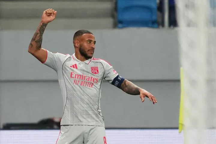 Ligue 1: Η Λιόν διέσωσε τον βαθμό στο 96′ με πέναλτι του Τολισό κόντρα στην Παρί FC