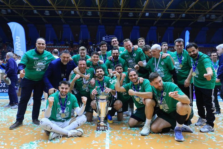 Παναθηναϊκός – Φλοίσβος: Η απονομή του Κυπέλλου στους παίκτες των πράσινων