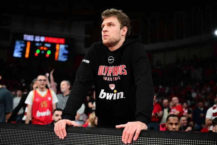 Ολυμπιακός: Χωρίς Βεζένκοβ κόντρα στη Μονακό