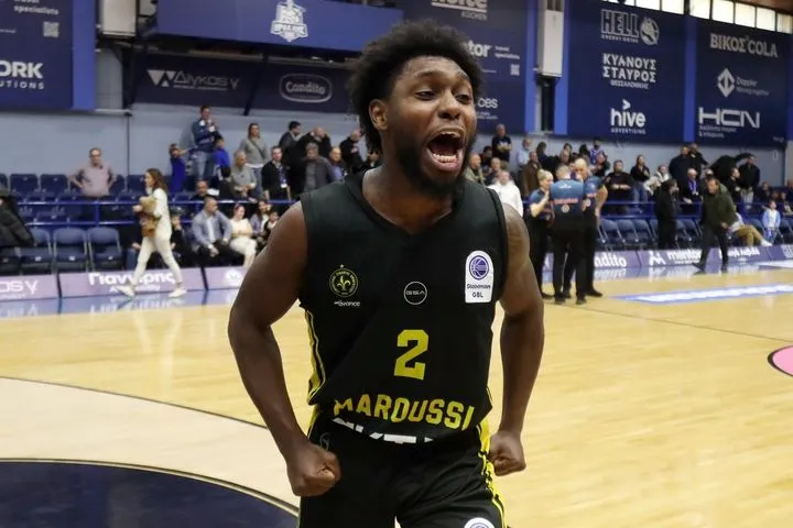 Γουόκερ: “Ο Παπαθεοδώρου είναι ο καλύτερος κόουτς στην Ευρώπη”