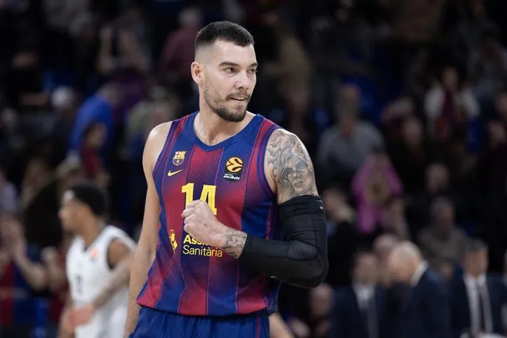 Οι αποδοκιμασίες στο Palau για τον Ερνανγκόμεθ και η απάντηση του Πασκουάλ