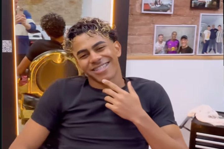 Με ανανεωμένο λουκ ο Λαμίν Γιαμάλ πριν τη ρεβάνς με την Ατλέτικο