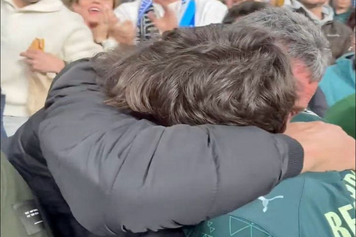 Συγκίνηση στο Μπερναμπέου: Ο πατέρας του Μανουέλ Άνχελ ξέσπασε σε δάκρυα μετά το ντεμπούτο του γιου του με τη Ρεάλ