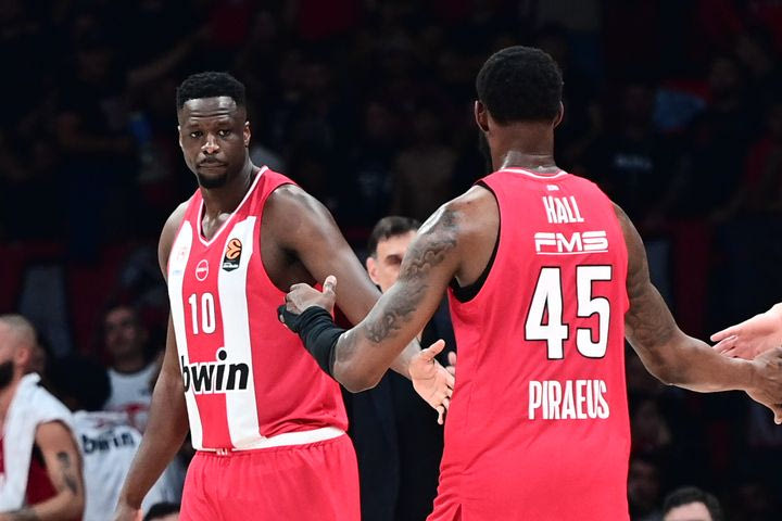 Δείτε το VIDEO του SPORT24 από την αποθέωση του Μουστάφα Φαλ στο ΣΕΦ