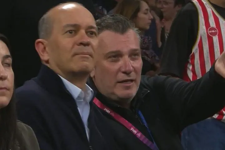 Ο Γιώργος Αγγελόπουλος στη Λιόν για το ματς του Ολυμπιακού με τη Βιλερμπάν