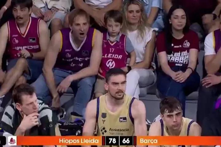 Ο Μάικ Τζέιμς υπερασπίστηκε τον Τόμας Σατοράνσκι: “Αν τον έκανε ρεζίλι μπροστά στη γυναίκα και στο παιδί του, θα τα έβαζαν μαζί του”
