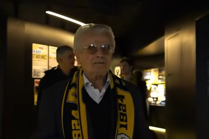 ΑΕΚ: Στην Allwyn Arena γιόρτασε τα γενέθλιά του 91χρονος φίλος της Ένωσης