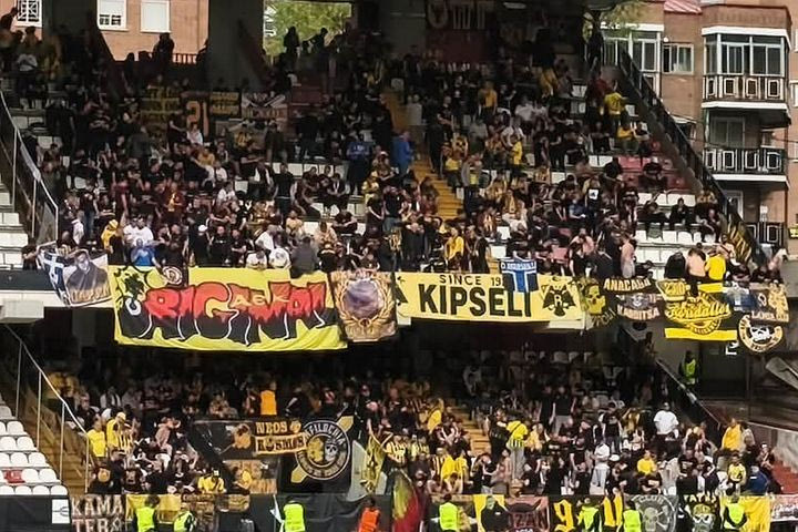 Ράγιο Βαγιεκάνο – ΑΕΚ: Οι φίλοι της Ένωσης έχουν πάρει τη θέση τους στις κερκίδες του Βαγιέκας