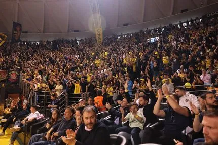 Στο πόδι το Nick Galis Hall μετά τη νίκη του Άρη Betsson επί της ΑΕΚ