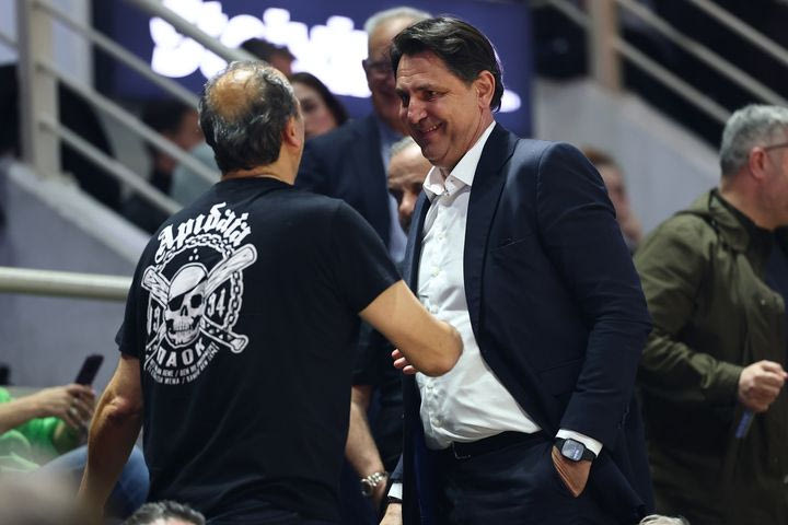 ΠΑΟΚ: Μπάνε Πρέλεβιτς και Ευθύμης Ρεντζιάς στο παλατάκι – Η συγκινητική αγκαλιά τους