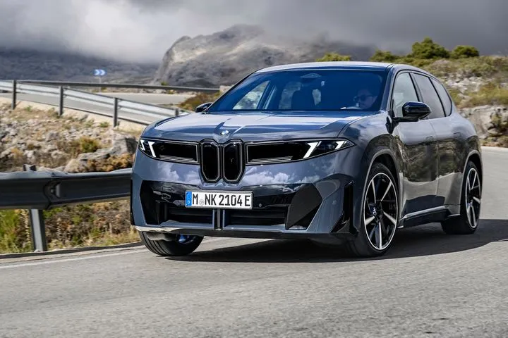 Διπλή διάκριση για το νέο SUV της BMW: Η iX3 είναι το “Παγκόσμιο Αυτοκίνητο” και “Παγκόσμιο Ηλεκτρικό” για το 2026