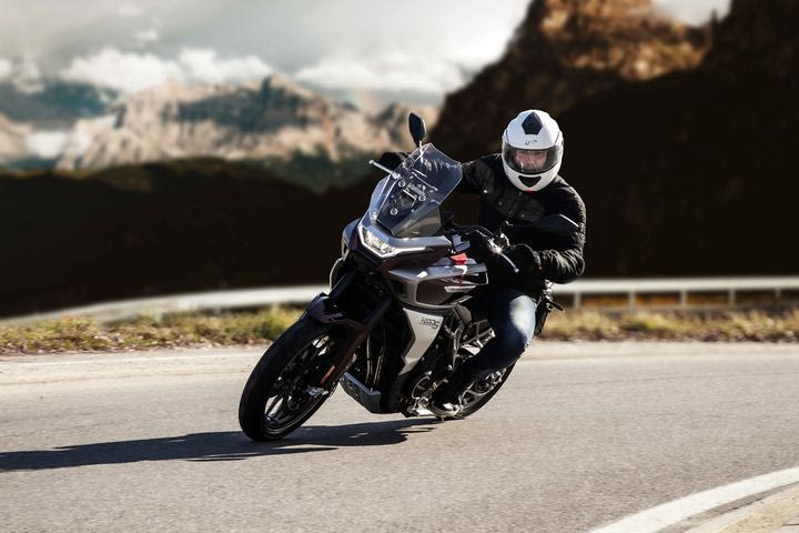 “Πάνοπλη” η Teoren στην Έκθεση Μοτοσυκλέτας 2026 με τις προτάσεις των UM Motorcycles, Benda και Phelon & Moore