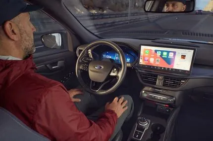 Η Ford κάνει τη διαφορά και προσφέρει πρώτη το μοναδικό σύστημα hands-free οδήγησης
