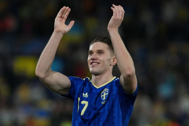 Μουντιάλ 2026: Φοβερό στιγμιότυπο, ο Γιόκερες πανηγύρισε την επική πρόκριση της Σουηδίας με τον πιο… Γιόκερες τρόπο