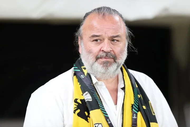 Ηλιόπουλος: “Κοτέτσι το γήπεδο της Ράγιο, ελληνική ομάδα δεν θα έπαιρνε ποτέ αδειοδότηση – Θα μπορούσαμε να ζητήσουμε περισσότερα από τους διαιτητές”