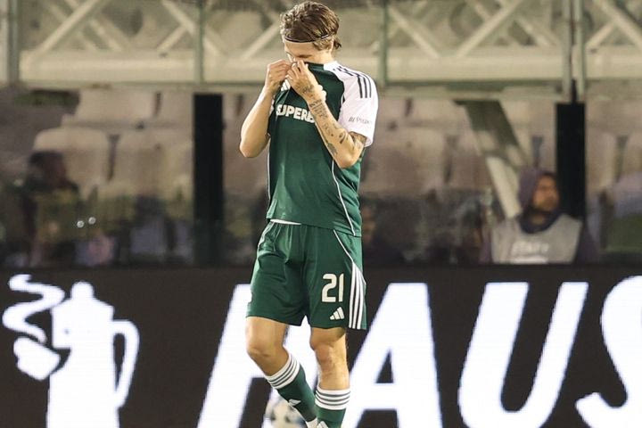 Παναθηναϊκός – Ολυμπιακός: Η αντίδραση του Γεντβάι μετά το λάθος του που οδήγησε στο γκολ του Μαρτίνς