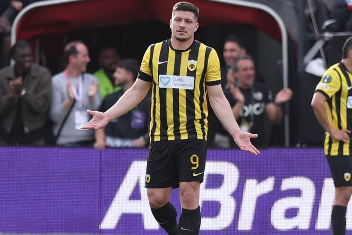 Ράγιο Βαγιεκάνο – ΑΕΚ: Ο Γιόβιτς είδε κίτρινη κάρτα και χάνει τη ρεβάνς