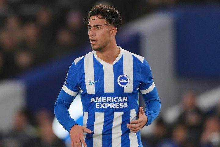 Ο Κωστούλας αποθεώθηκε από τον προπονητή του για την εμφάνιση κόντρα στην Τότεναμ