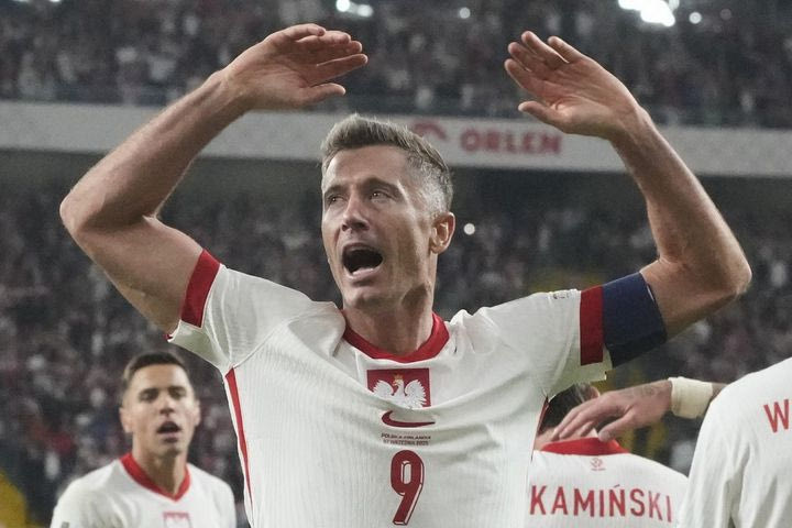 Λεβαντόβσκι: Τα δάκρυά του μετά τον οδυνηρό αποκλεισμό της Πολωνίας και το story που δείχνει το μέλλον στην εθνική