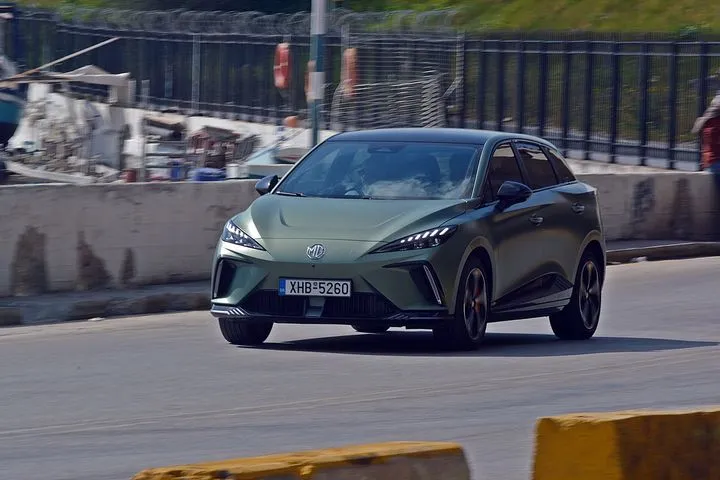 Η επιτομή της οικονομικής δύναμης, είναι το τετρακίνητο και πολύ ικανό για “συγκινήσεις” MG4 XPower