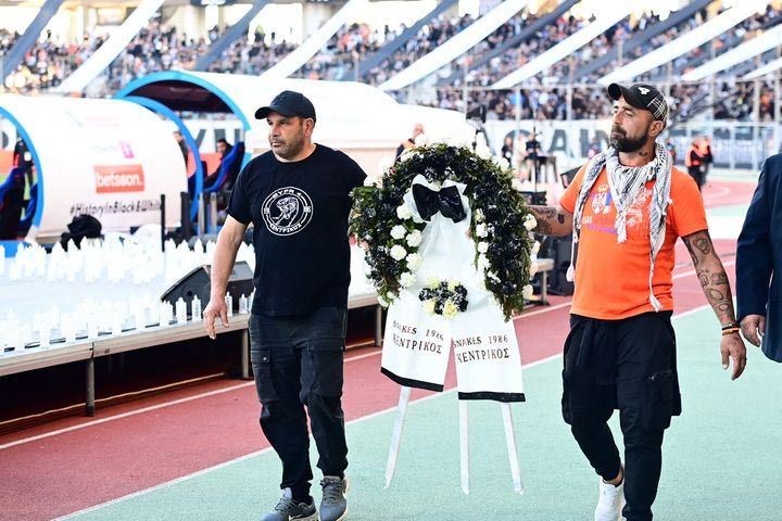 ΠΑΟΚ – ΟΦΗ: Φίλοι των Κρητικών κατέθεσαν στεφάνια στη μνήμη των αδικοχαμένων οπαδών του Δικεφάλου στο τροχαίο της Ρουμανίας
