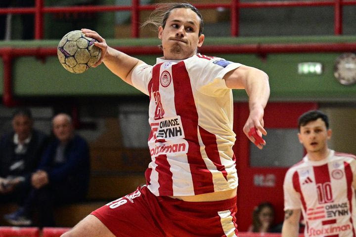 Ο Ολυμπιακός έκανε το 1-0 κόντρα στον Ιωνικό στον πρώτο ημιτελικό της Handball Premier