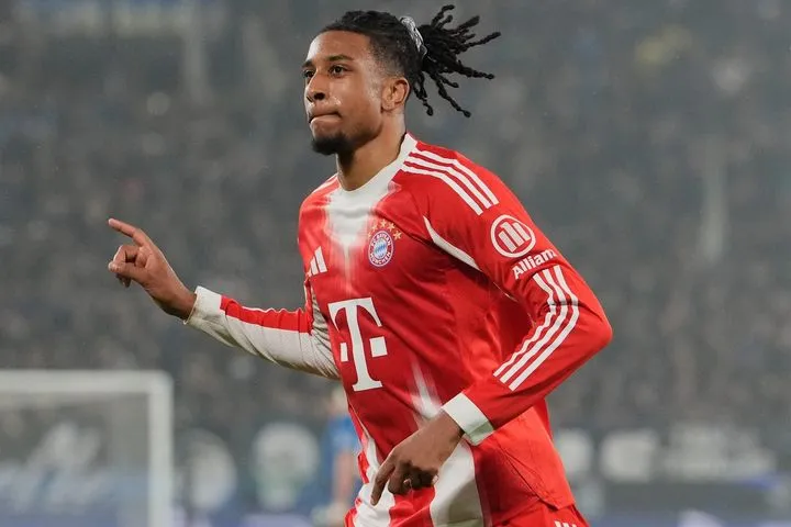 Η Μπάγερν πέρασε σίφουνας από την έδρα της Ζανκτ Πάουλι και προελαύνει για τον τίτλο