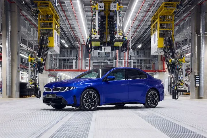 Μέσα στο νέο εργοστάσιο των ηλεκτρικών Neue Klasse της BMW στο Μόναχο
