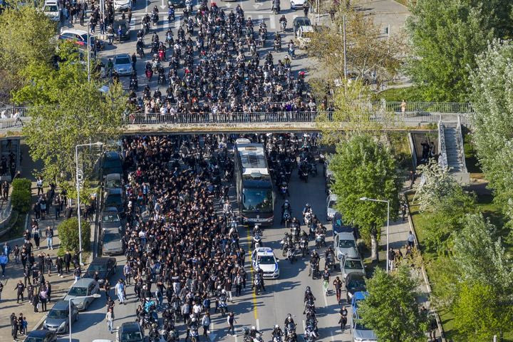 ΠΑΟΚ – Παναθηναϊκός: Χαμός έξω από το Μακεδονία Παλλάς, χιλιάδες φίλοι του ΠΑΟΚ για να συνοδεύσουν την αποστολή στην Τούμπα