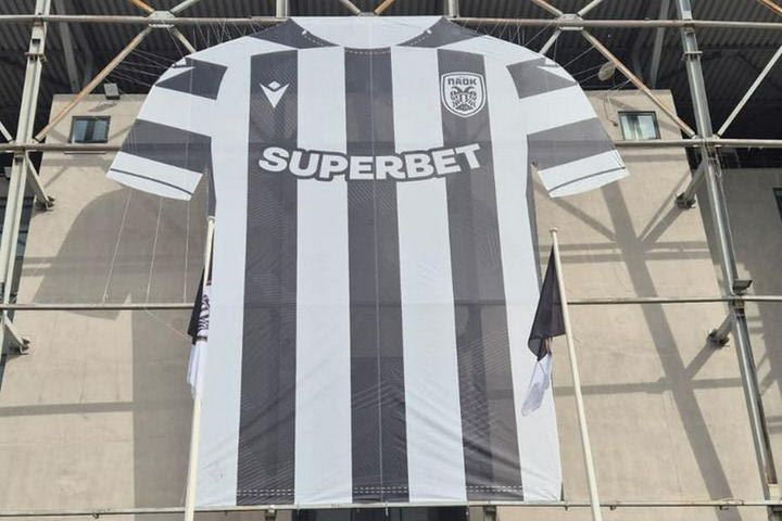 ΠΑΟΚ και SUPERBET γιορτάζουν τα 100 χρόνια από την ίδρυση του Δικεφάλου με μία τεράστια φανέλα στην Τούμπα