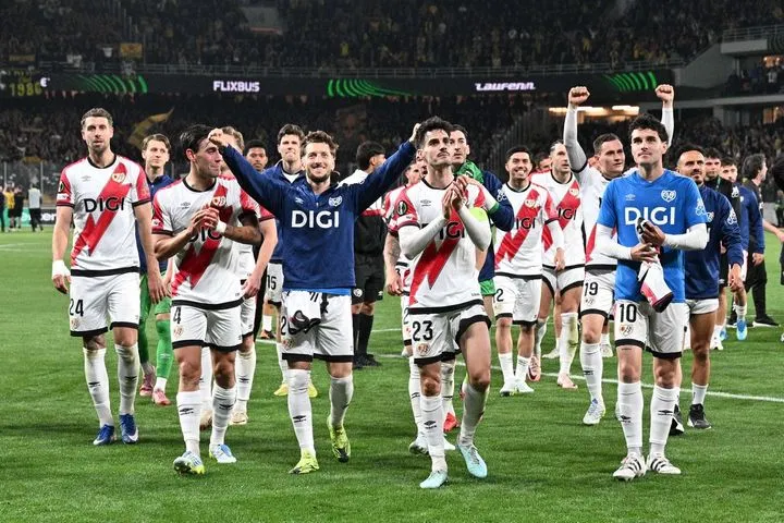 Η Ράγιο Βαγιεκάνο εξέδωσε μακροσκελή ανακοίνωση για τη διαιτησία και άφησε ανοικτό να προσφύγει στα δικαστήρια