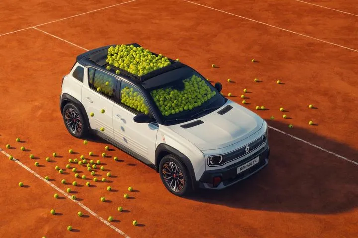 H Renault στο Roland Garros αποκαλύπτει τις σχετικές εκδόσεις των 4 και 5 E-Tech electric