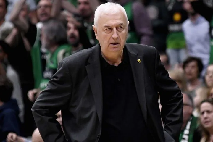 Μπανταλόνα – ΑΕΚ: Ο Σάκοτα δέχθηκε δεύτερη τεχνική ποινή και αποβλήθηκε στο 3ο δεκάλεπτο