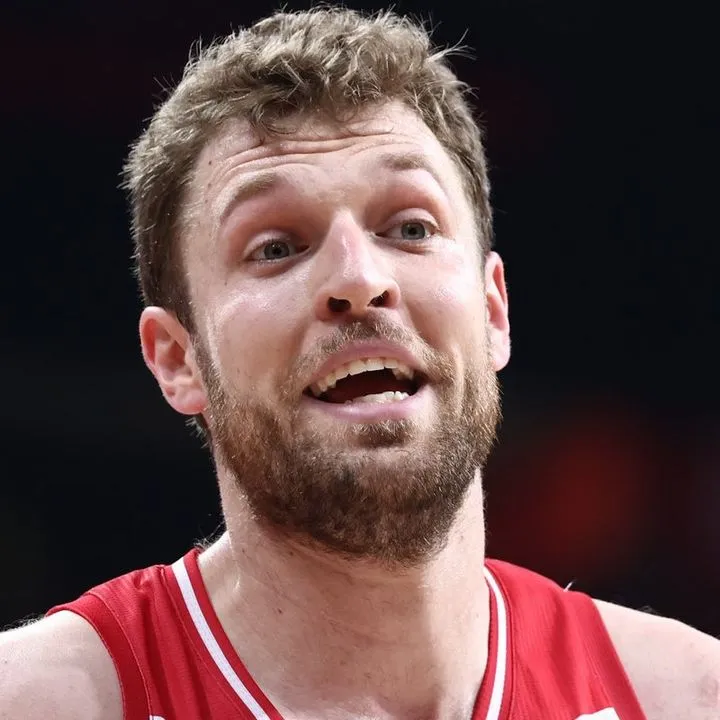 Μια βραδιά με πολλούς χαρούμενους και έναν δυσαρεστημένο