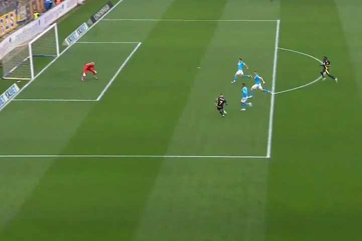 Πάρμα – Νάπολι: Ο Στρεφέτσα με υποδειγματικό πλασέ άνοιξε το σκορ στα 33 δευτερόλεπτα