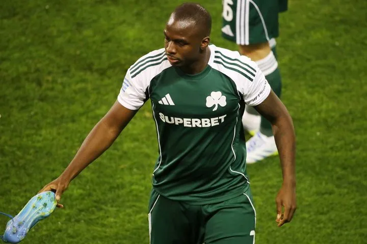 Ο Μπενίτεθ εξήγησε τον λόγο που έκανε αλλαγή τον Τεττέη στον ημίχρονο