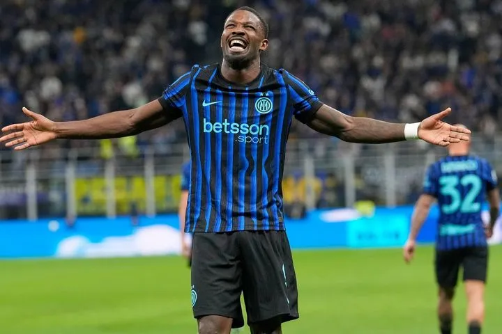 Κόμο – Ίντερ 3-4: Σούπερ ανατροπή τίτλου για τους νερατζούρι κόντρα στην σπουδαία ομάδα του Δουβίκα