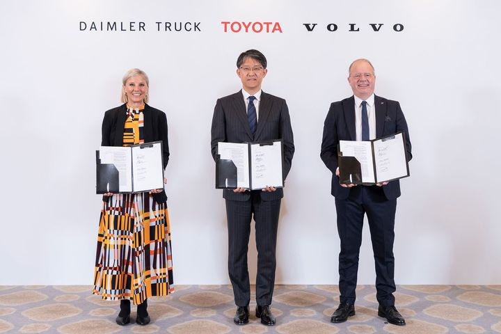 Toyota-Daimler-Volvo: Η κοινοπραξία γιγάντων που φέρνει ακόμα πιο κοντά το υδρογόνο
