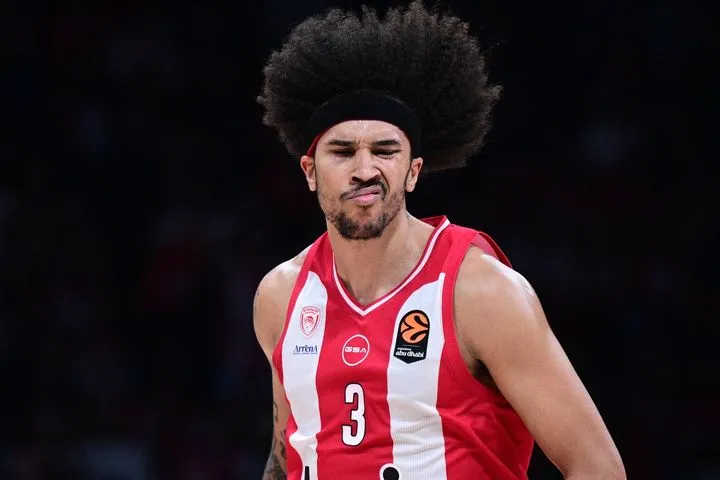 Ο Ολυμπιακός κλείδωσε το πλεονέκτημα έδρας και αγκάλιασε την πρώτη θέση