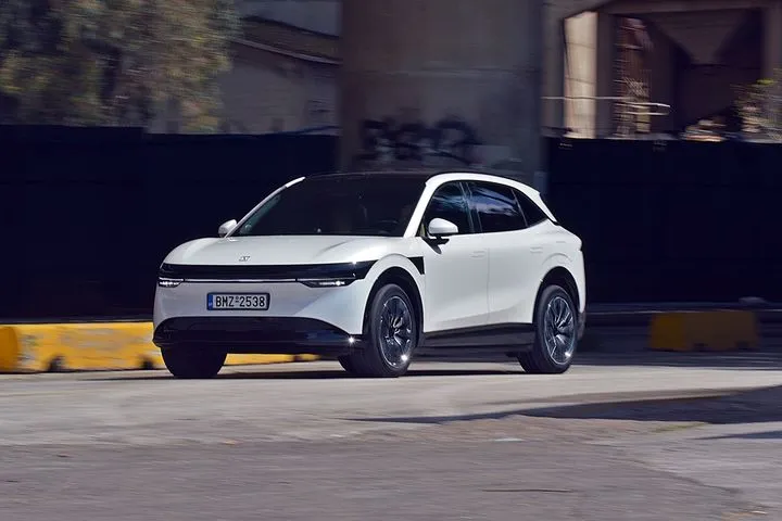 Οδηγούμε το Zeekr 7X και -επιτέλους- βρίσκουμε ένα πραγματικά premium ηλεκτρικό SUV