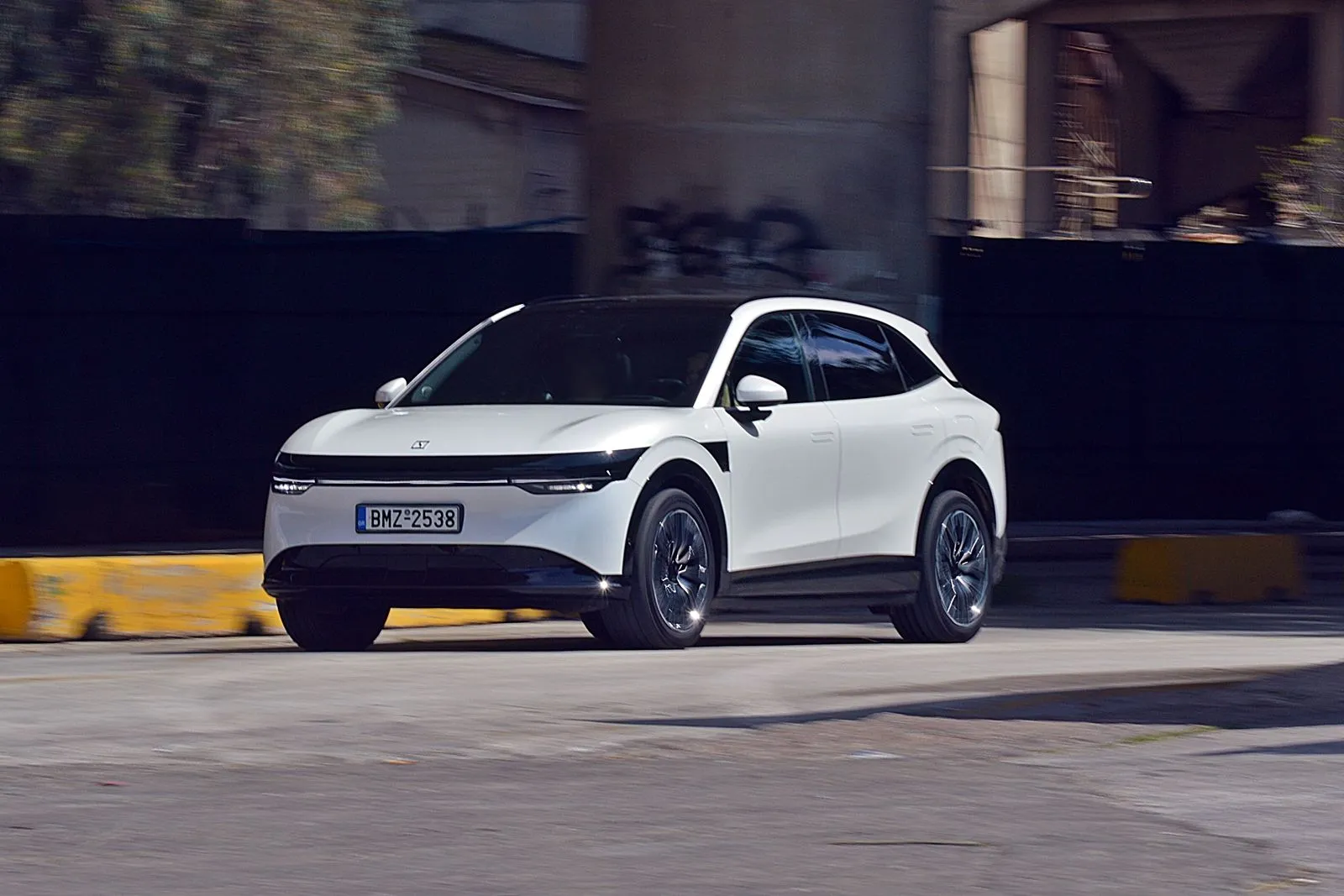 Οδηγούμε το Zeekr 7X και -επιτέλους- βρίσκουμε ένα πραγματικά premium ηλεκτρικό SUV