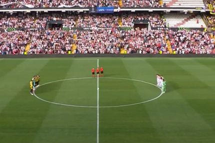 Η σιγή ενός λεπτού στο Ράγιο Βαγιεκάνο - ΑΕΚ στη μνήμη του Μιρτσέα Λουτσέσκου